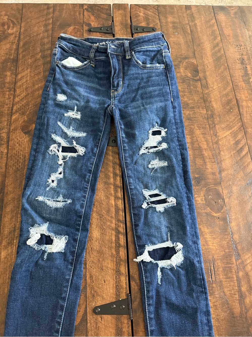Women’s Distressed Blue Jegging Jeans